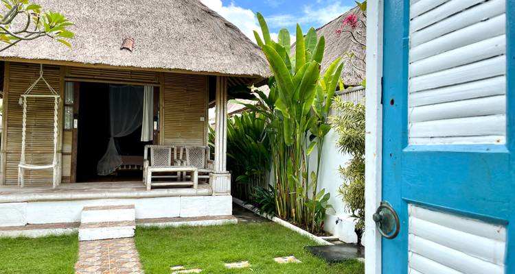 Retraite de yoga de 4 jours dans des bungalows en bambou avec jardins privés, Nusa Lembongan - Bali Bucket List Tours 3