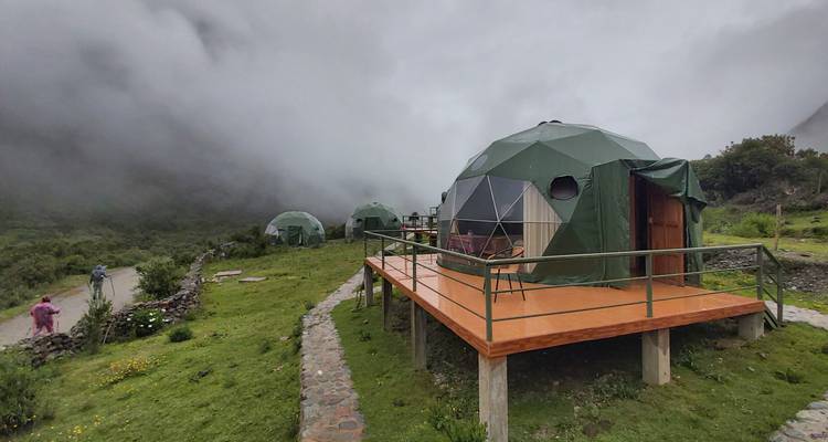 Trek de 3 jours dans le Salkantay jusqu'au Machupicchu Sky Lodge Dome et; Train depuis Ollantaytambo - QUECHUAS EXPEDITIONS PERU 4