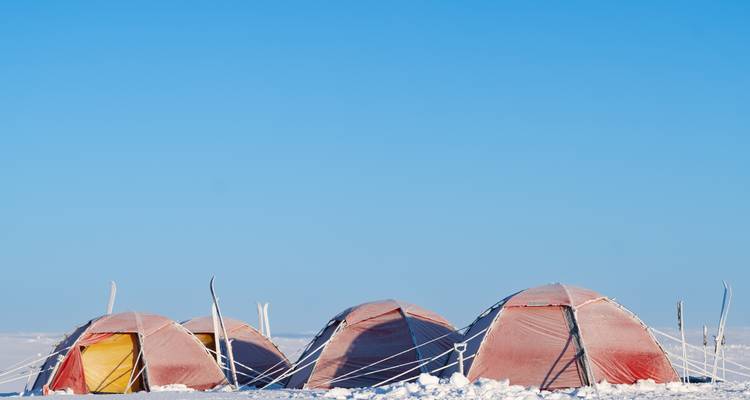 Ski de Trek et plaisirs de l'hiver dans les forêts et collines reculées de Suède - Do the North 8