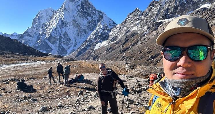 Excursionismo por los Tres Altos Pasos del Everest 16 días - Sherpa Expedition Teams 3