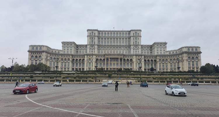 10 horas circuito de Bucarest - circuito privado del Comunismo de Ceausescu más la Tumba de Drácula - Nicolas Experience Tours 1
