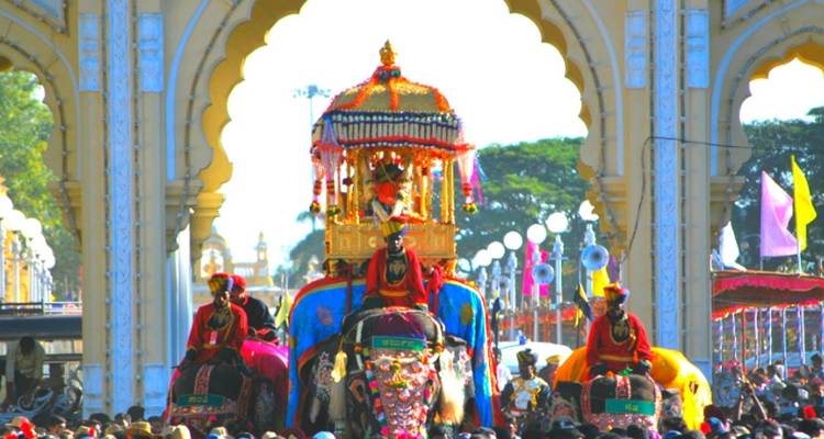 Mumbai -Goa - Karnataka - Kerala - Tamil Nadu Tour By Train [25 Days] - TTI TOURS 1