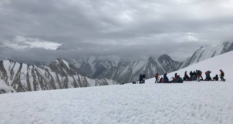 Cuatro campamentos base de 8 000 m en la cordillera del Karakórum Pakistán - Karakoram excursionismo Pakistan 2023 - 24 - Exploria 1