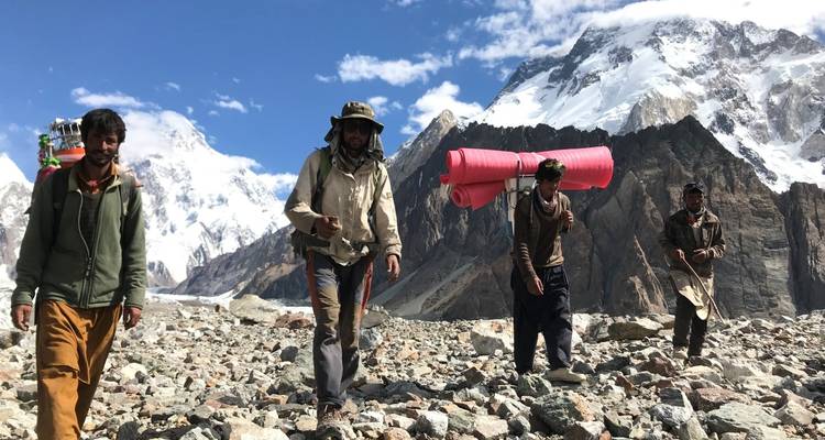Cuatro campamentos base de 8 000 m en la cordillera del Karakórum Pakistán - Karakoram excursionismo Pakistan 2023 - 24 - Exploria 4