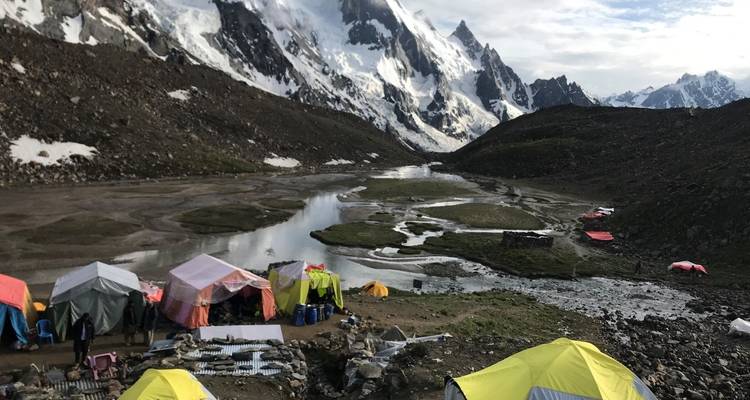 Cuatro campamentos base de 8 000 m en la cordillera del Karakórum Pakistán - Karakoram excursionismo Pakistan 2023 - 24 - Exploria 7