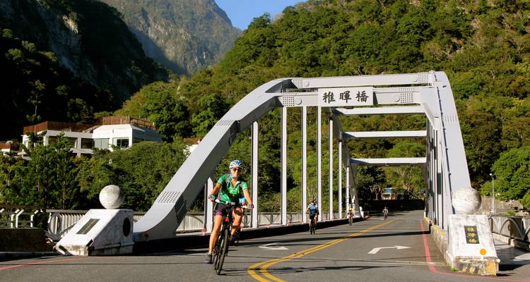 self guided bike tour taiwan