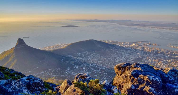 Visite de la ville du Cap et safaris dans la brousse 5 jours/4 nuits. - Across Africa Tours & Travel 1