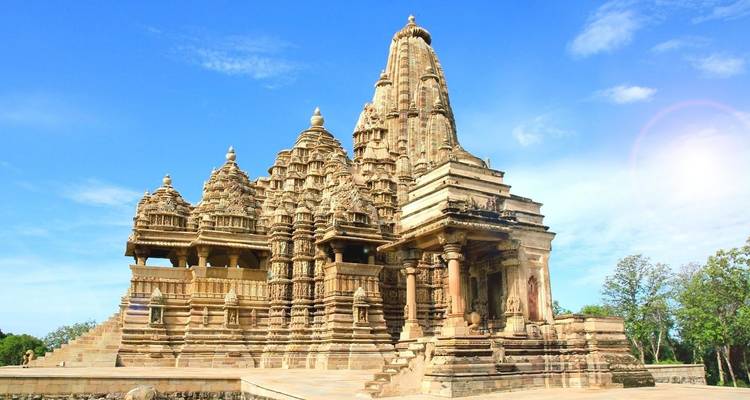 Magic of Taj Mahal & Krishna - Golden Triangle Tour with Vrindavan !! -  Taj Voyages Tours  7
