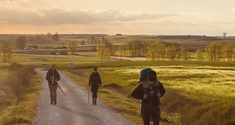 Camino de Santiago (Francés) Guided *TREK* (All Inclusive) - Climbing Mountains 3