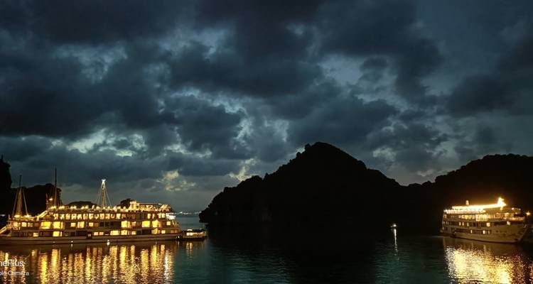 Circuito de lujo Camboya y Vietnam: Wats de Angkor, crucero por la bahía de Halong, crucero con Cena Libre y spa - Wanderful Holidays LLC 6