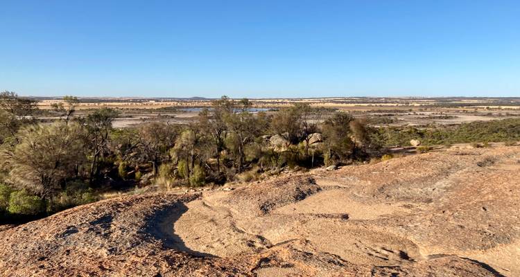 Excursión a los Pináculos del Atardecer y la Roca de las Olas - WA NT TOURS 10