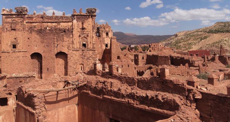 Circuit privé de 8 jours au Maroc depuis Marrakech jusqu'à la randonnée dans les montagnes de l'Atlas et l'excursion dans le désert de Merzouga Erg Chebbi Glamping - Morhara Morocco Tours 3