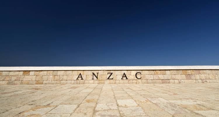 ANZAC sur le front occidental : Service de l'aube (vers le nord) 2026 - Back-Roads Touring 10