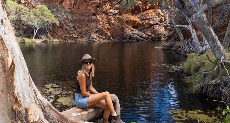 Circuit dans la chaîne des West MacDonnell Ranges (Tjoritja) et dans le gouffre de Standley - Autopia Tours 3
