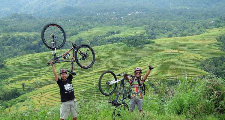 Hobbits, Hills and Spiderweb Ricefields - Wicked Adventures 1