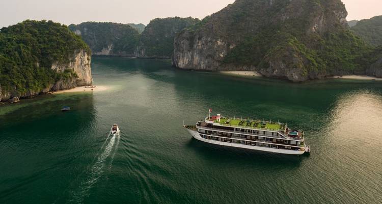 Hanoi Golf – Halong Bay Cruise Tour 5 Days 2 Rounds - DGB Travel And Event 2