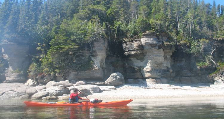 Mingan Archipelago in Sea Kayaking - Quatre Natures 6