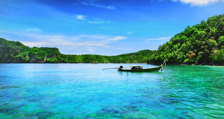 Navega de Ko Phi Phi a Phuket - Intrepid Travel 1
