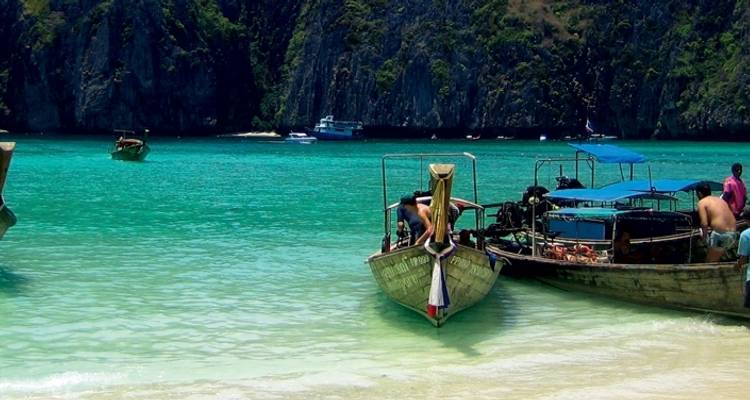 Navega de Ko Phi Phi a Phuket - Intrepid Travel 7