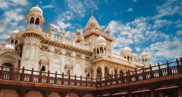 Cruise & Rail: The Sacred Ganges & the Maharajas' Express (2024) (Kolkata to New Delhi, 2024) - Uniworld Boutique River Cruise Collection 3