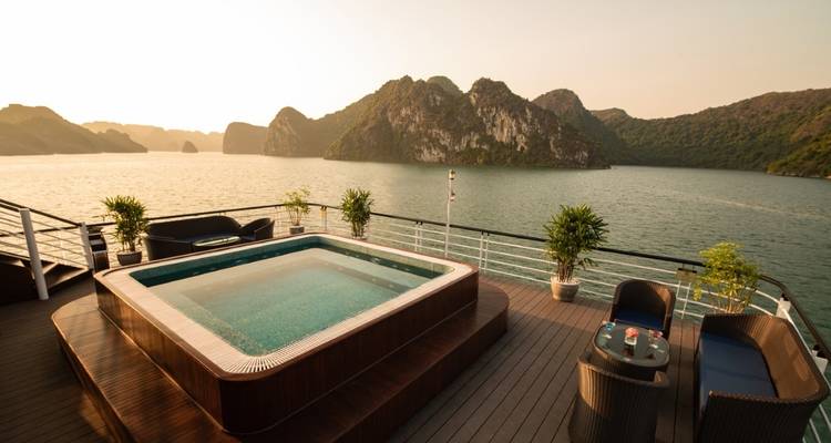 Crucero de 5 estrellas de 2 días Bahía de Ha Long - Bahía de Lan Ha - Balcón y comidas - Indochina Today Travel 4