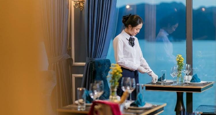 Crucero de 5 estrellas de 2 días Bahía de Ha Long - Bahía de Lan Ha - Balcón y comidas - Indochina Today Travel 10