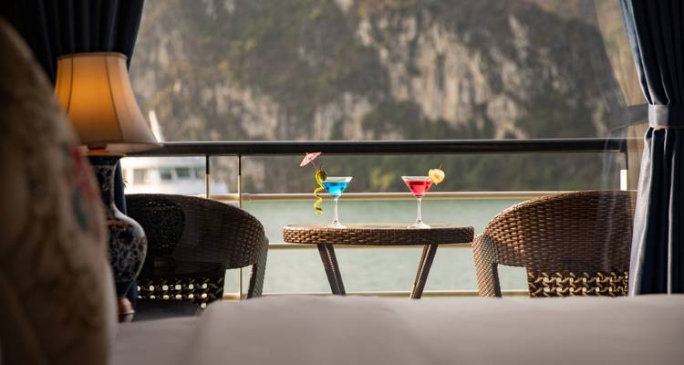 Oferta destacada: Crucero de 5 estrellas de 3 días por la Bahía de Halong y Lan Ha con balcón y actividades completas - Indochina Today Travel 2