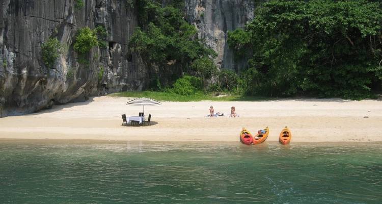 Oferta destacada: Crucero de 5 estrellas de 3 días por la Bahía de Halong y Lan Ha con balcón y actividades completas - Indochina Today Travel 6