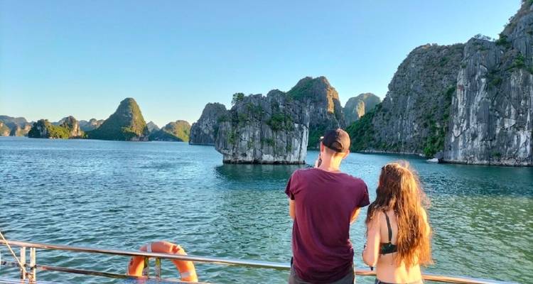 Oferta destacada: Crucero de 5 estrellas de 3 días por la Bahía de Halong y Lan Ha con balcón y actividades completas - Indochina Today Travel 7