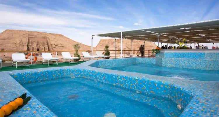 Swimming pool with a view of Abu Simbel temple.