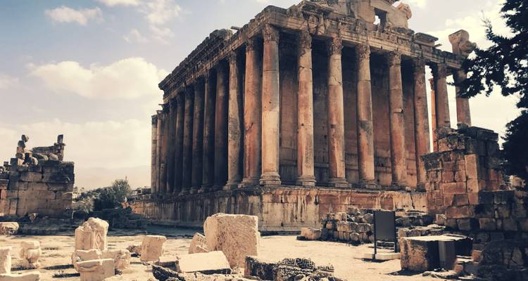 Majestueuses ruines antiques d'un temple romain.