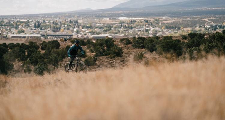 Circuit de 7 jours de Nevada Trails to Rails en petits groupes de débutants et intermédiaires à vélo et à pied - 8 personnes maximum. - Bindlestiff Tours 3