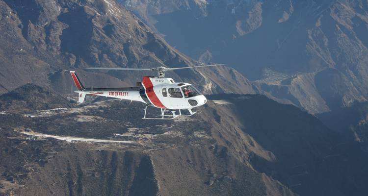 Tour de l'Everest en hélicoptère avec atterrissage à Kalapatthar - 5644 m - World Travel Experiences 7