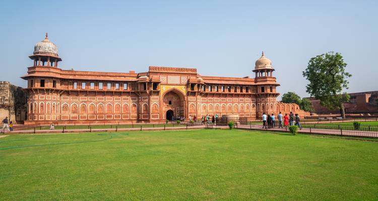Visitors at Agra Fort courtyard.