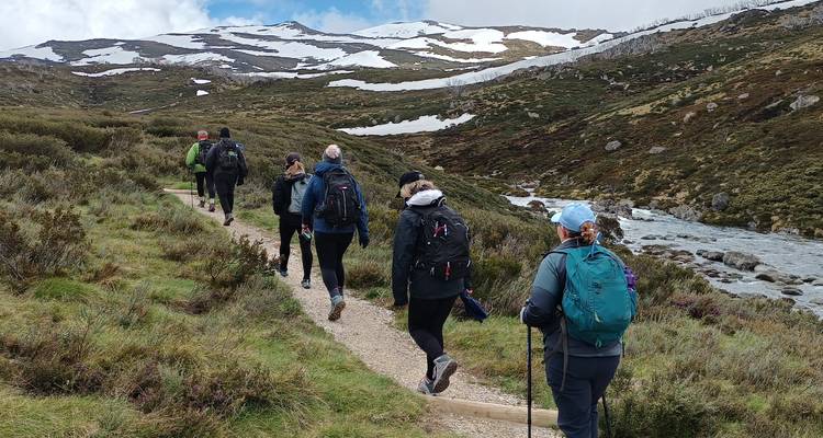 Snowy Mountains Hiking Tour - Park Trek Walking Holidays 3
