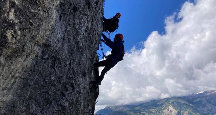 Escapada en vía ferrata por los Alpes franceses - Undiscovered Mountains 4