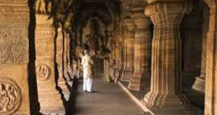 Explorando la riqueza cultural y la belleza natural del sur de la India - Vijay India Tours 1