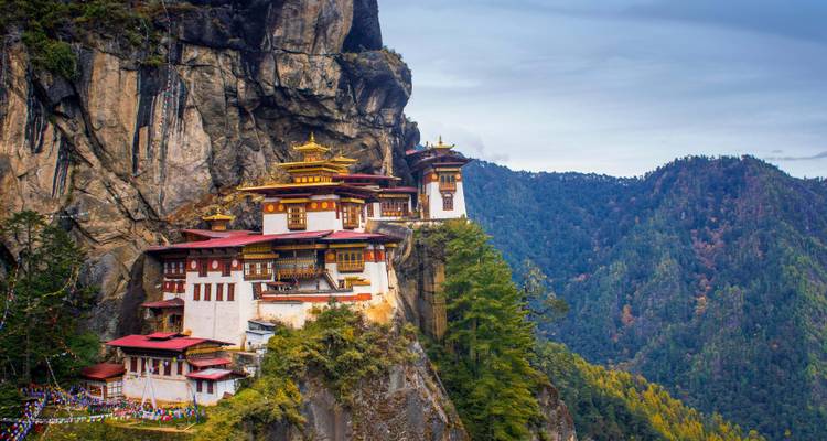 9 noches 10 días Circuito del Festival Jambay Lakhang drup Noviembre 2025 - Bhutan Travel Gate 1