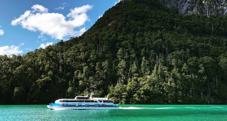Croisière en Patagonie avec Buenos Aires, Bariloche et Santiago avec l'île de Pâques - Cosmos 3