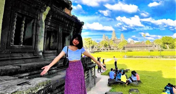 Circuito privado en crucero Siem Reap 4 días Angkor Wat Banteay Srei pueblo flotante - About Cambodia Travel & Tours 1