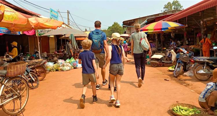 Circuito privado en crucero Siem Reap 4 días Angkor Wat Banteay Srei pueblo flotante - About Cambodia Travel & Tours 10