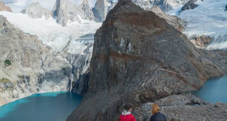 Group Tour - Glaciers and Peaks - People Travel and Experience 1