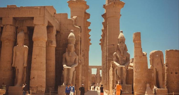 Explorer la beauté des déserts et des plages d'Égypte - Nilvison Egypt Tours  8
