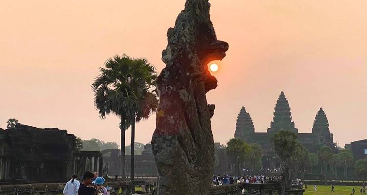 Lever de soleil sur Angkor Vat et excursion d'une journée complète à la découverte des temples d'Angkor - About Cambodia Travel & Tours 6