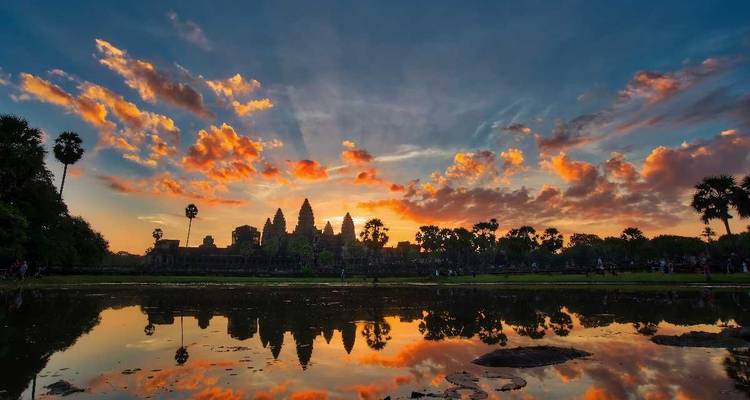 Lever de soleil sur Angkor Vat et excursion d'une journée complète à la découverte des temples d'Angkor - About Cambodia Travel & Tours 2