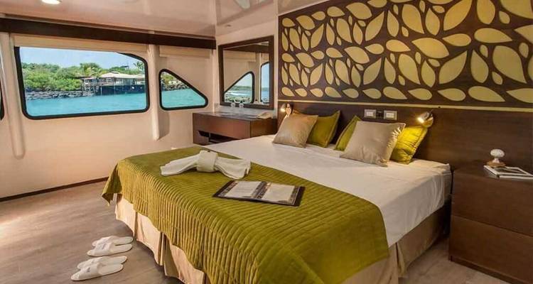 Eco Galaxy II Catamaran de première classe 6 jours - GUIDEcuador Travel 3