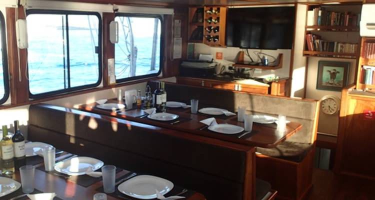Samba Tourist Superior Sail Boat - 8 Days - GUIDEcuador Travel 1