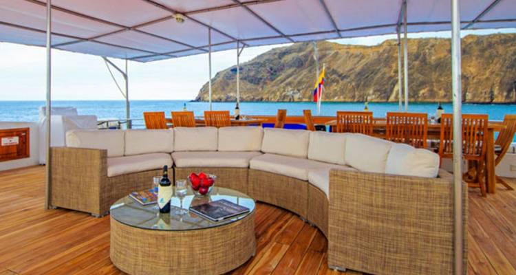Archipel I Tourist Superior Catamaran - 8 jours - GUIDEcuador Travel 1