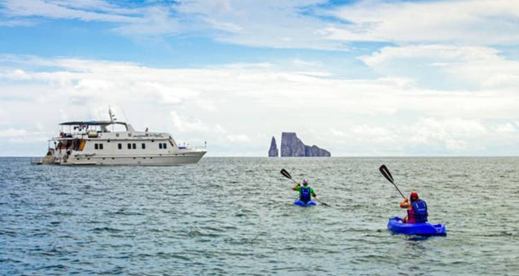 Archipel I Tourist Superior Catamaran - 8 jours - GUIDEcuador Travel 7