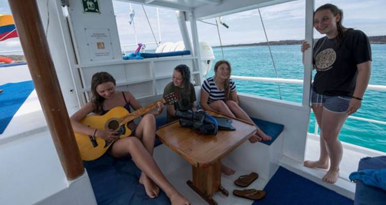 Golondrina I Yacht Budget Cruise - 8 Days - GUIDEcuador Travel 1